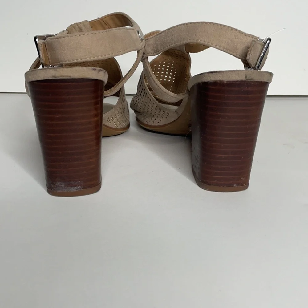 Franco Sarto‎ Molly Suede Tan Heel sz 9 tan